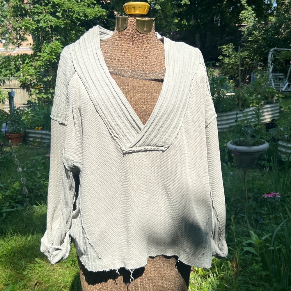 We the Free slouchy grey blue v neck pullover